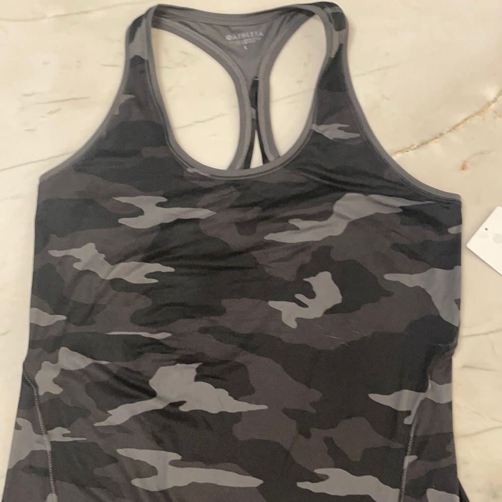 Camo keyhole tank